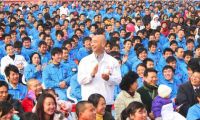 携手《攀登者》顾家家居在线寻找时代同龄人