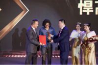 悍高欧锦锋当选第四届中国家居业名人堂，董明珠现身支持