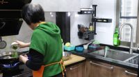 柏厨厨房案例：时光印橡厨柜完美迎合二孩经济与三世同堂
