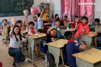 喜梦宝携手新浪走进半石小学，把公益进行到底！