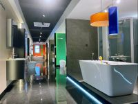 实力唱将云飞助阵 欧路莎明星签售会乌兰浩特站火爆开启