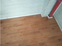 地暖开了卫生间门口地板变黑 原来是这个原因