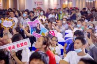 明星女神陈紫函携手大自然地板走进无锡，为粉丝用户送惊喜