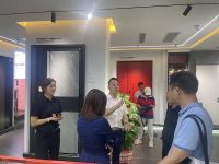 门窗快讯 | 荣高门窗高层带领经销商走进全新升级门店