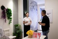 奥华＆艺术体操世界冠军朱丹签约仪式圆满举行，掀起23周年庆典高潮！