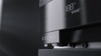 “3D 无缝纯嵌”让缝隙消失，COLMO 高定纯嵌冰箱引领高定厨居新美学