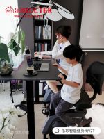 言传身教才是最好的教育，乐歌智能升降桌与你一起做孩子的领路人