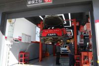 90后IT男为爱返乡，茶马古道边开养车店月入25万