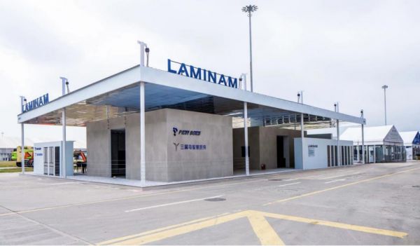 三翼鸟x LAMINAM写就「全岩厨房」新答案，嵌入式厨居打破空间定义高级感厨房