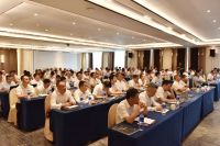 “革新创变、行稳致远”，三雄极光召开2023年中营销会议