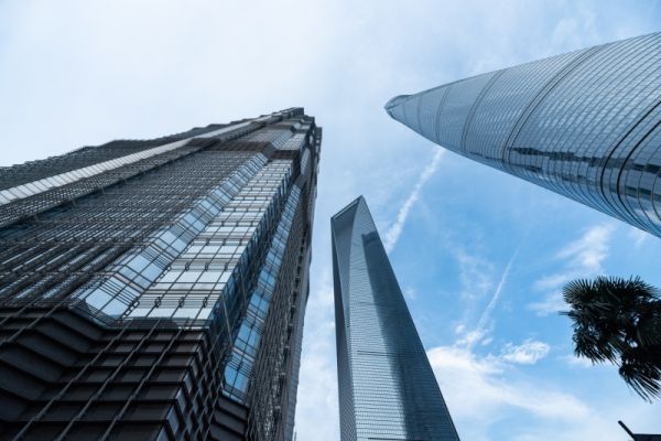 盖房遭邻居搞破坏双方起争执,邻居阻碍装修怎么办?