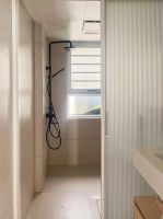 奶油风装修凭什么那么火？冠珠这款米灰瓷砖通铺效果显大又高级