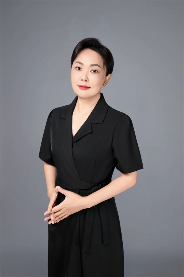 醉心紫微辨阴阳 成人达己解乾坤 ——访国学紫微文化传播使者邓红玲