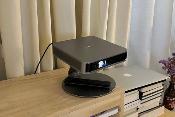 2000元左右高性价比便携投影仪推荐，当贝D5X大屏观影画质超赞