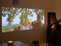 什么是超短焦投影仪？贴墙投百寸，小空间大屏观影首选当贝U1