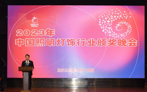 再添行业重奖!三雄极光不负期待