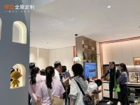 罗亚全屋定制以轻投高产·赢在起点绽放广州定制家居展