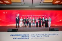 荣耀双至 实力再显 | 绿盾中天门窗一举斩获两大奖项，品牌实力再攀新高！