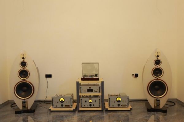 德国金樽HIFI机架携手丽磁功放与cav音响,淄博家庭HiFi新标杆