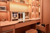 本届展会最抢眼的所在！现场涂鸦保时捷911，金牌家居“酷炫”亮相中国建博会