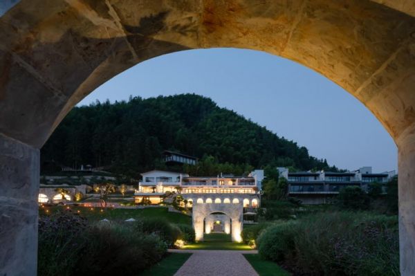 可居住的艺术品!探寻130亩中仅10席的庄园秘境