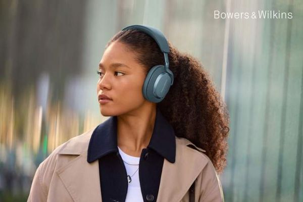 宝华韦健Bowers & Wilkins推出Px7 S3冷霜蓝,以优雅新色延续纯粹聆听之美