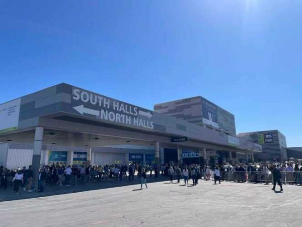 2025美国KBIS展 | KOSMO 技术硬核驱动，镜显非凡实力