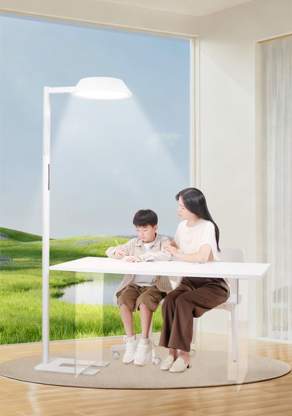 笔尖清晰无眩光!冠雅护眼灯,用黑科技守护孩子 “视界”