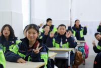 日丰公益十年：从捐赠物资到"整班制"助学，十年如一管到底