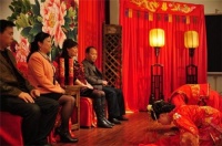 婚礼父母不上台新颖的方式 婚礼能取消父母上台环节吗