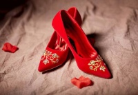 婚鞋为什么不能穿二次 婚鞋怎么挑选