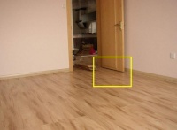 到底是先装门还是先铺地板？很多人都做错了，返工重装太麻烦