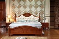 高品质卧室装修，用实木床还是皮床好？