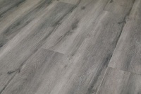 升达金刚：“PO-322沉木若素”温柔灰咖色系地板，打造淡雅简约风空间