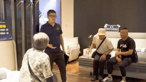 百年品牌，续写今朝丨皇庭丽兹夏季展览招商会圆满收官！