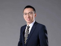 原欧哲门窗营销总经理陈勤显今日离职，8月将入职三雄极光