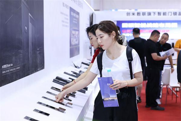 创米数联亮相广州建博会，智能门配解决方案打开行业升级新路径