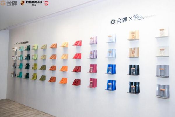 本届展会最抢眼的所在！现场涂鸦保时捷911，金牌家居“酷炫”亮相中国建博会（广州）