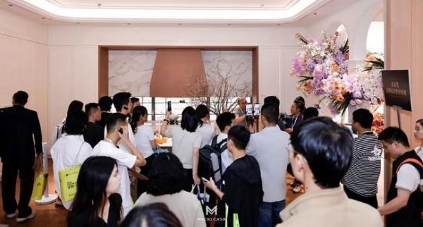 玛格家居惊艳亮相定制家居展 联袂大师共启“轻高定”美学新纪元