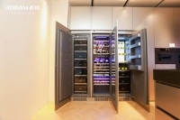 老板电器AI全嵌组合式冰箱矩阵：让冰箱学会“归位”与“思考”