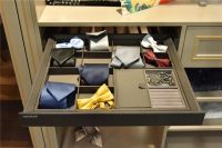 冬季衣服长“满”沙发？选好衣柜是关键！