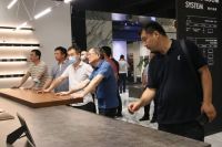 深化交流合作 | 南阳市中心医院领导莅临顺辉瓷砖·岩板总部参观考察