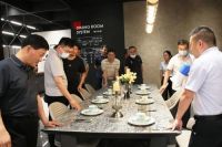 深化交流合作 | 南阳市中心医院领导莅临顺辉瓷砖·岩板总部参观考察