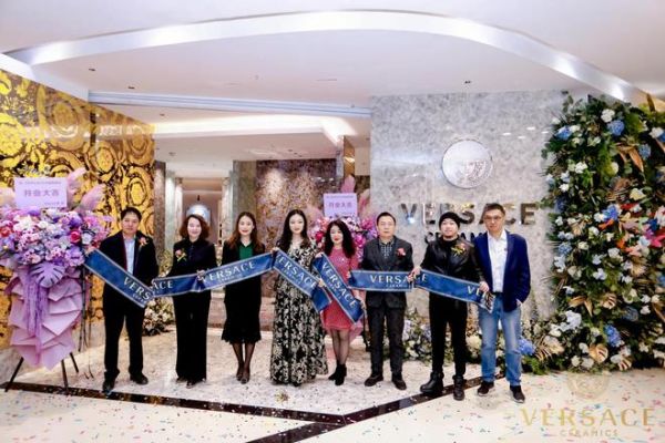 世界顶级瓷砖品牌入驻红星美凯龙上海全球家居1号店!VERSACE瓷砖国内最大旗舰店惊艳亮相!