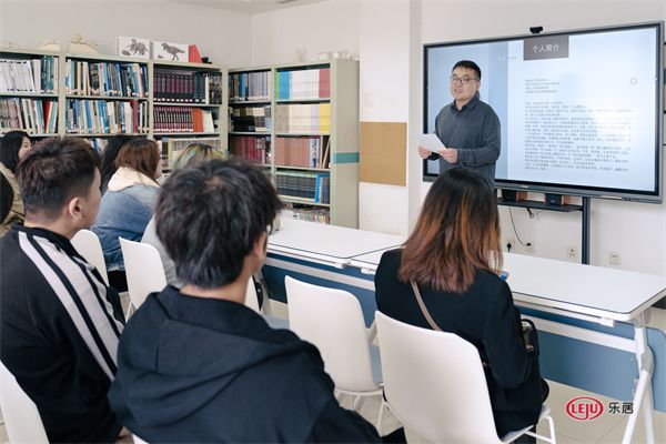 艺术设计进校园 | 杨婷被授予东北大学艺术专业实践导师