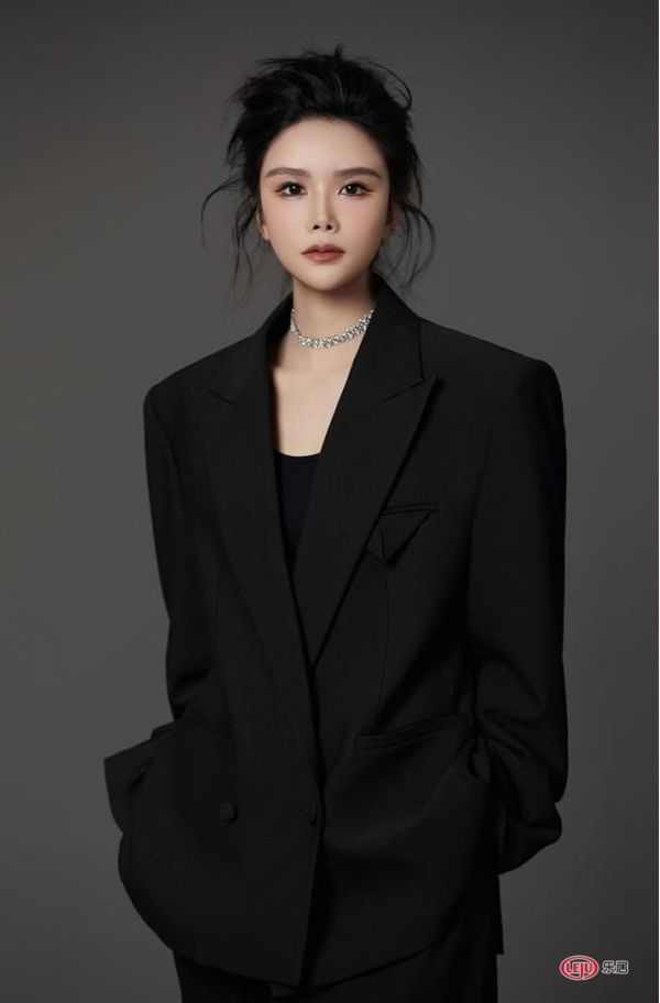 【KD511设计师访谈专栏】王婷:椅子不光要讲功能 还要创造一种景观
